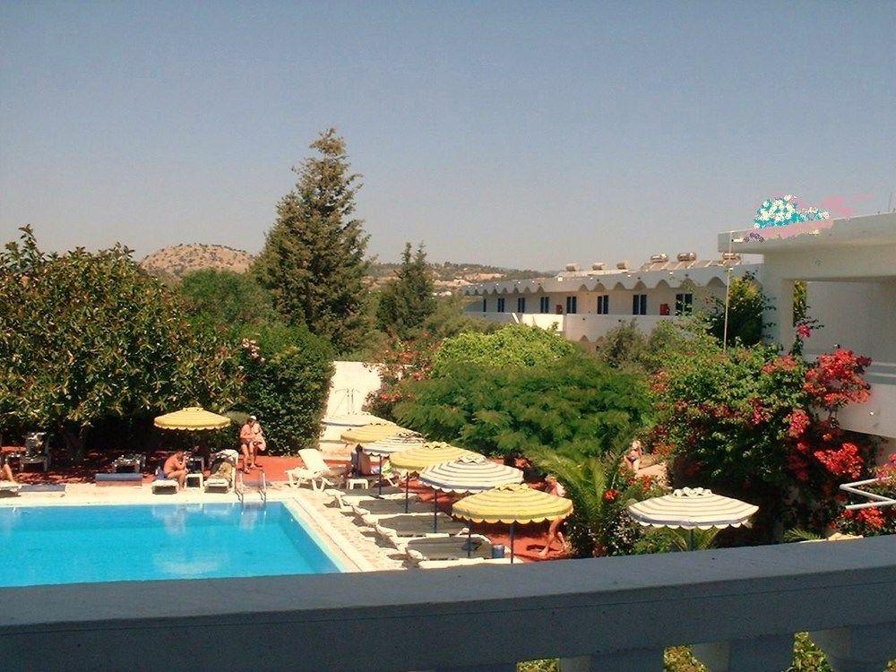 Belvita Hotel Колимбия Екстериор снимка