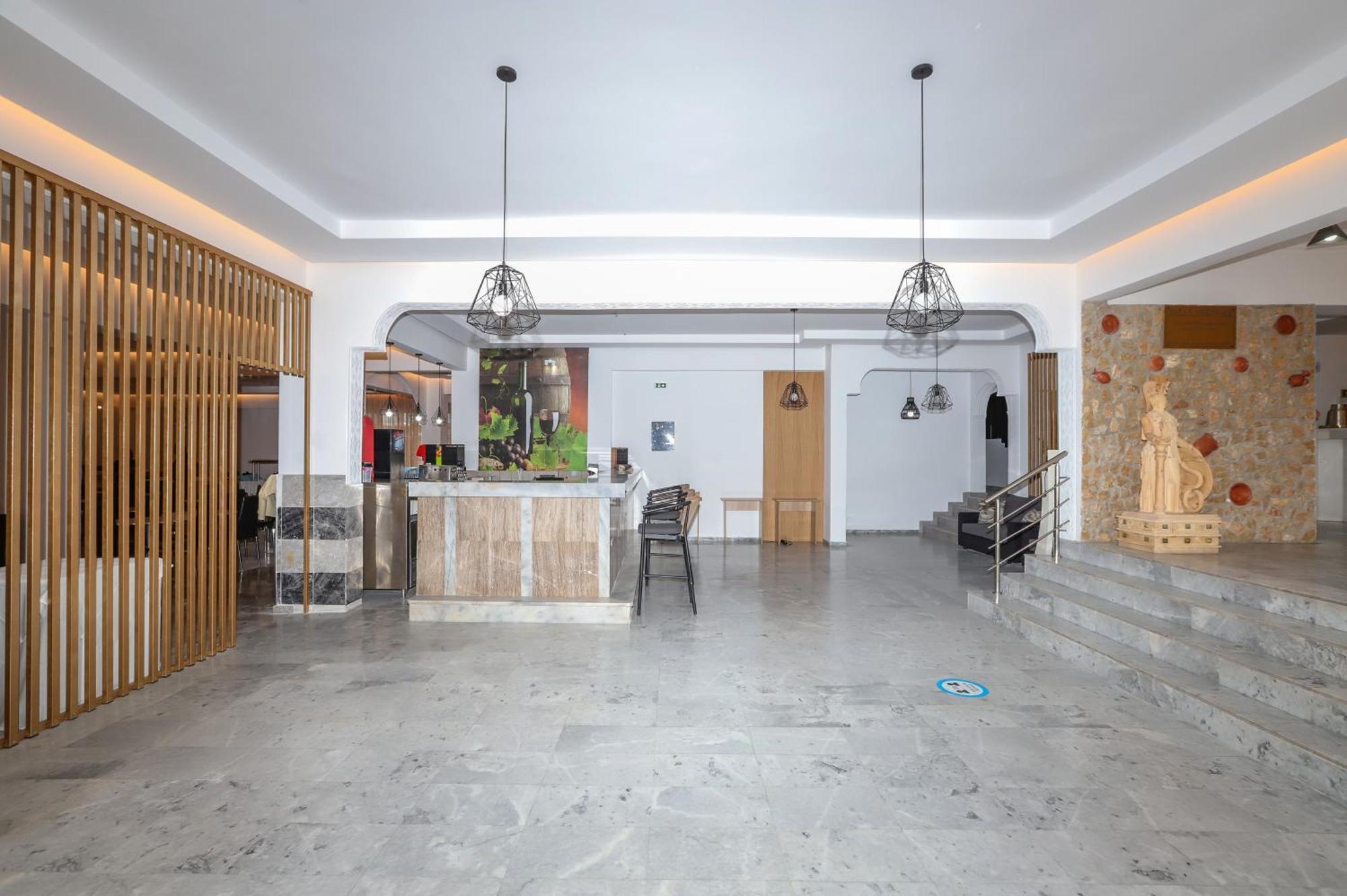 Belvita Hotel Колимбия Екстериор снимка
