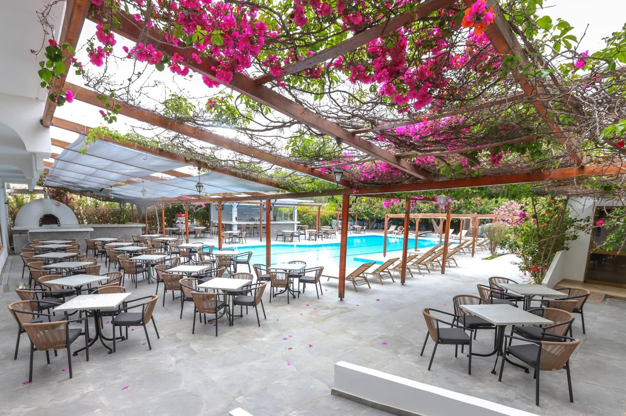 Belvita Hotel Колимбия Екстериор снимка