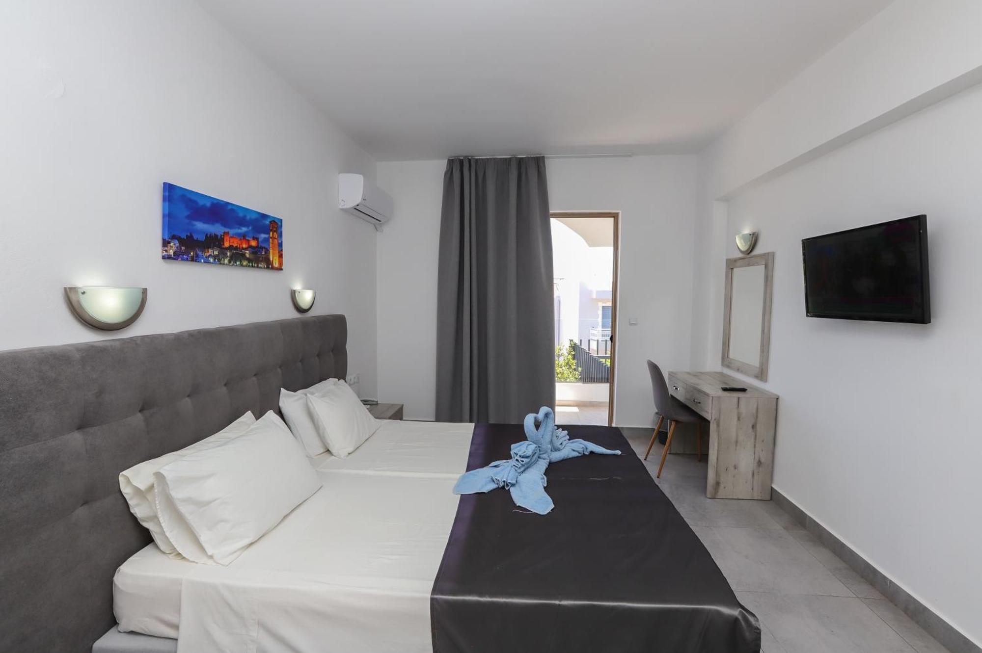 Belvita Hotel Колимбия Екстериор снимка