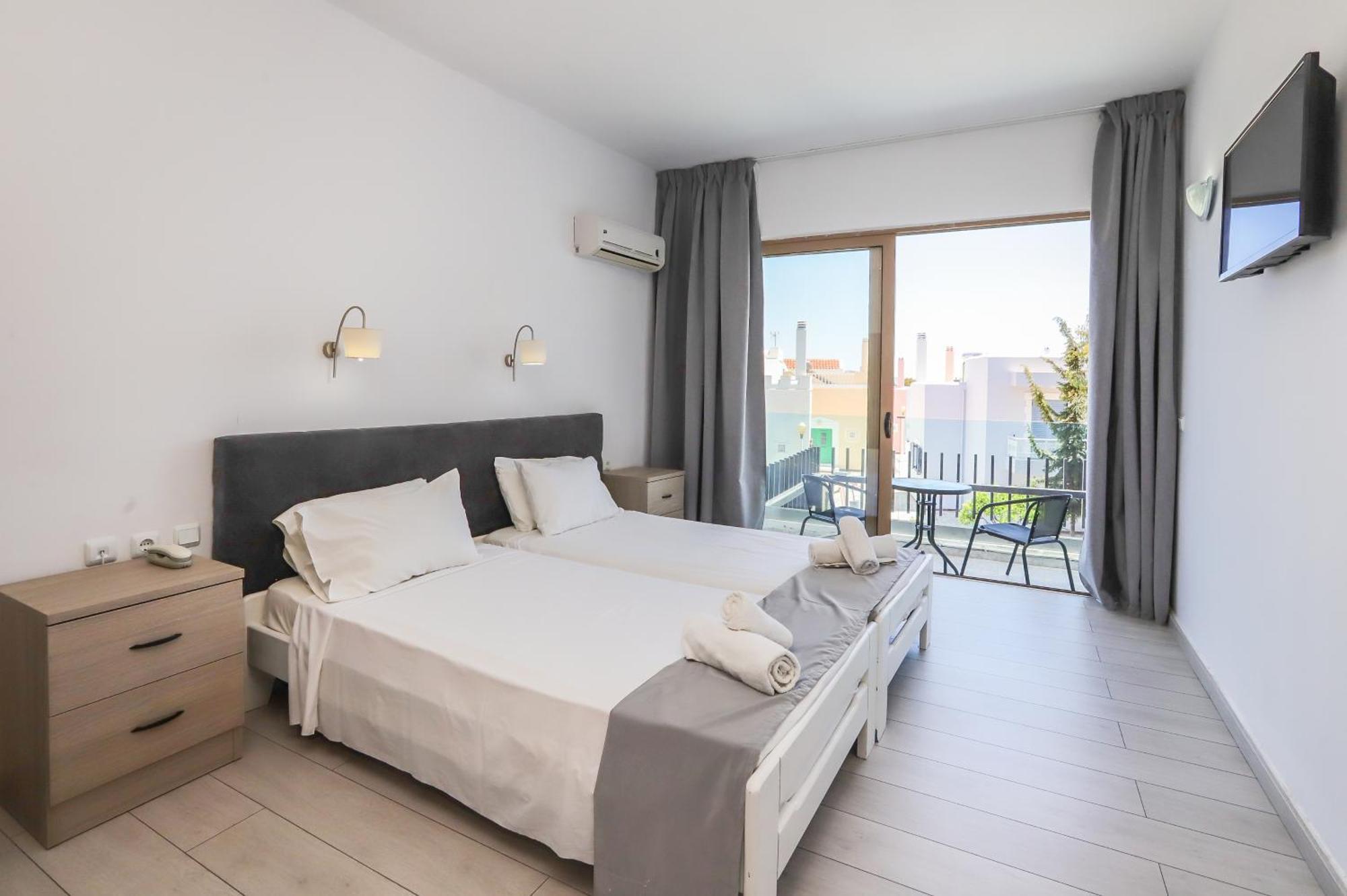 Belvita Hotel Колимбия Екстериор снимка