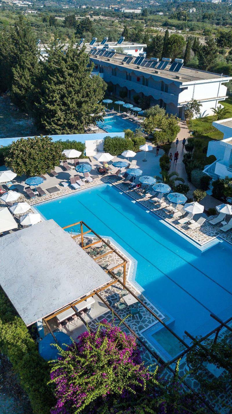 Belvita Hotel Колимбия Екстериор снимка